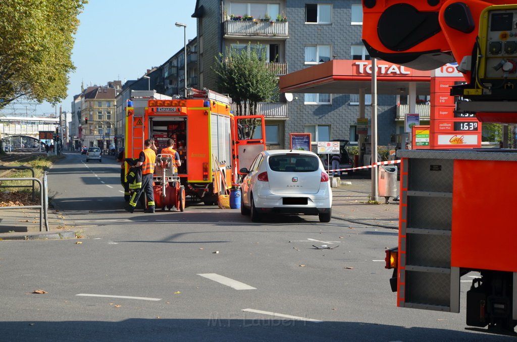 VU Koeln Ehrenfeld Vogelsangerstr Melatenguertel P6049.JPG